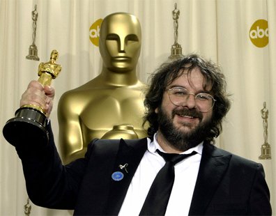 Peter Jackson va regiza filmele &quot;Hobbit&quot;. Filmările încep în februarie 2011