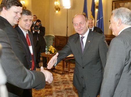 Traian Băsescu susţine un nou împrumut de la FMI