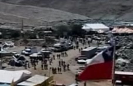 Colegii minerilor chilieni blocaţi în subteran protestează faţă de pierderea locurilor de muncă