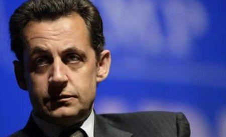 Sarkozy: Manifestanţii care blocheză depozitele de benzină iau ţara ostatică