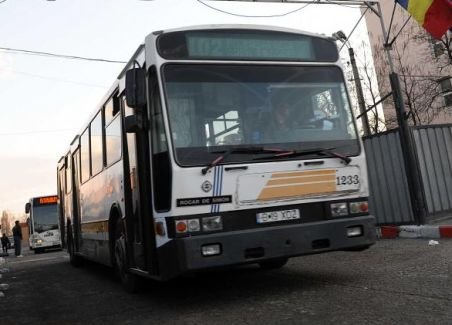 Doi copii, loviţi de autobuz în Ferentari. Şoferul a fost prins după ce a fugit de la locul accidentului
