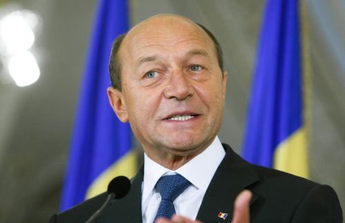 Băsescu, despre legile votate greşit: Procedura de adoptare trebuie modificată, se votează după deget