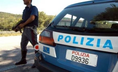 Român acuzat de şantaj în Italia, după ce şi-a filmat soţia făcând sex cu un preot