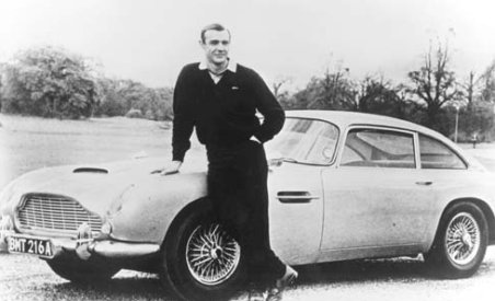 Maşina lui James Bond a fost vândută cu 2,6 milioane de lire sterline