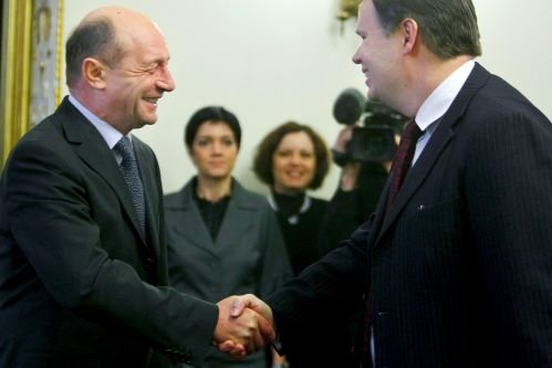 Traian Băsescu le-ar fi promis oficialilor FMI că nu promulgă legile adoptate din greşeală 