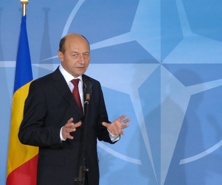 Traian Băsescu a invitat partidele la consultări, marţi la ora 12.00. PNL nu va participa la întâlnire
