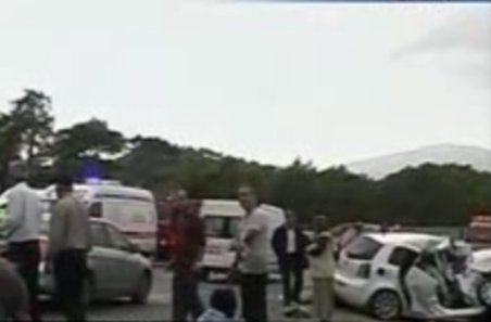 Turcia. Un mort şi 28 de răniţi, după ce un autocar cu turişti francezi a lovit o maşină