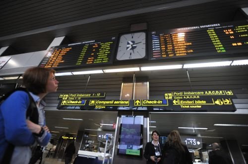 Ceaţa perturbă traficul aerian: Un zbor anulat şi întârzieri, pe Aeroportul Otopeni 