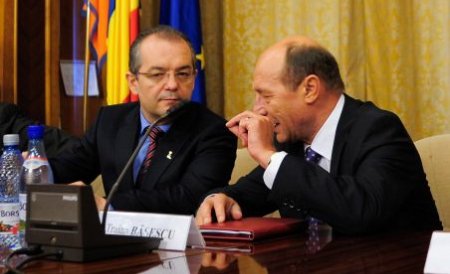 Traian Băsescu a discutat cu premierul Emil Boc, la Palatul Victoria, după şedinţa de Guvern