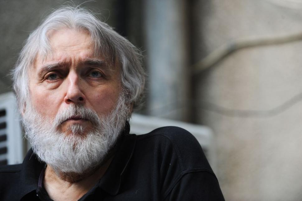 A murit Adrian Păunescu. Ultimul îndemn al poetului: "Purtaţi-vă de grijă, fraţii mei" 81182