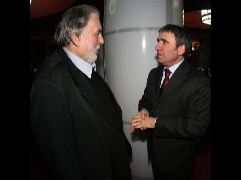 A murit Adrian Păunescu. Ultimul îndemn al poetului: "Purtaţi-vă de grijă, fraţii mei" 81208