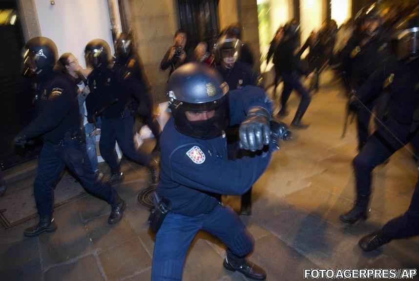 Sute de persoane au protestat faţă de vizita Papei în Spania 81240