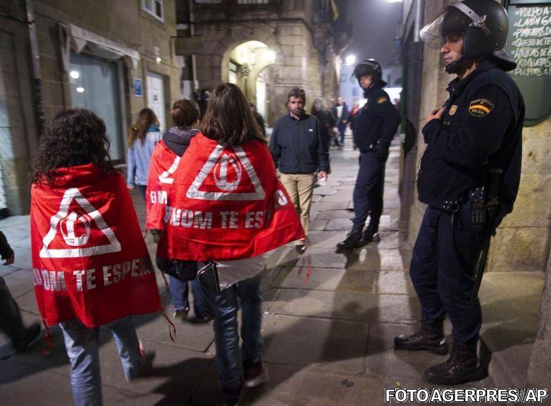 Sute de persoane au protestat faţă de vizita Papei în Spania 81242