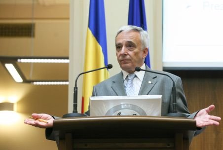 Isărescu: Salariile bugetarilor vor creşte în 2011. TVA va rămâne la nivelul actual câţiva ani