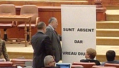 Circ în Parlament: Deputaţii se luptă în bannere şi se înjură &quot;româneşte&quot;