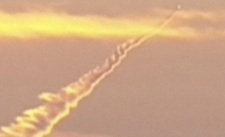 Rachetă fotografiată pe cerul Californiei? Pentagonul nu poate explica originea obiectului