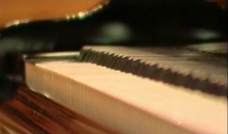 Cel mai mare pian din lume, adus în România după nouă ani de fabricare