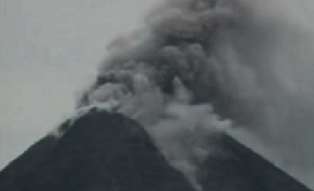 Indonezia. Bilanţul erupţiei vulcanului Merapi a ajuns la 240 de morţi
