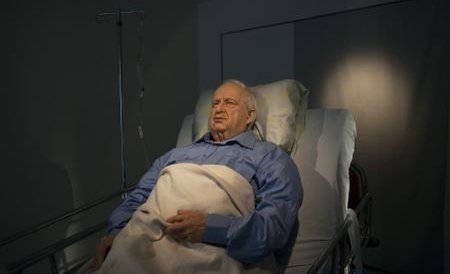 Fostul premier israelian Ariel Sharon a fost readus la spital