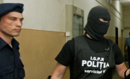 Decanul Baroului din Alba Iulia şi alţi cinci suspecţi, eliberaţi din arest