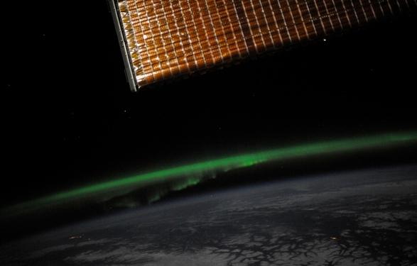 Imagini spectaculoase din spaţiu, pe contul de Twitter al unui astronaut american  82173