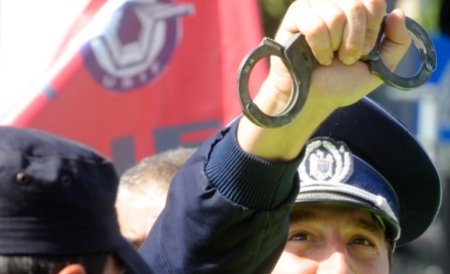 370 de poliţişti bistriţeni au dat în judecată statul, pentru banii tăiaţi de Guvern