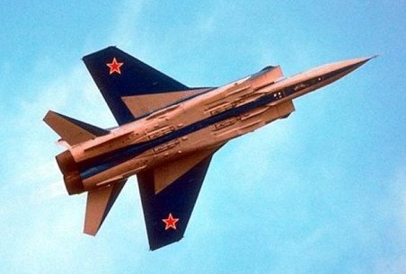 Un avion MiG-31 s-a prăbuşit în Munţii Ural. Piloţii s-au catapultat