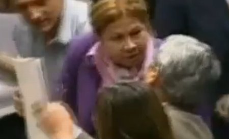 Un parlamentar din Argentina şi-a pălmuit colegul 