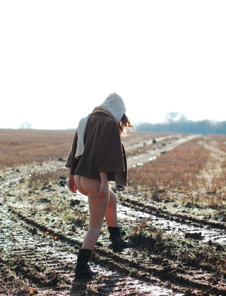 Fotografii provocatoare cu o studentă a Universităţii Cambridge 82659