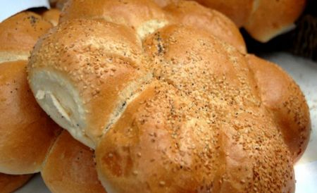 Se scumpeşte pâinea cu 15 %, din februarie 2011