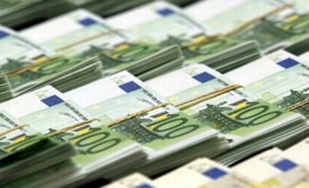 Cetăţean grec, reţinut după ce a încercat să deschidă conturi de 65 milioane de euro