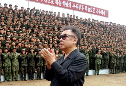 Kim Jong-Il - la concert, Coreea de Nord - în pragul războiului 
