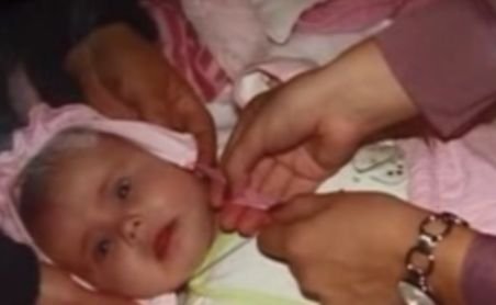 O fetiţă de patru luni cu tumoră pe creier nu are de cine să fie operată în România