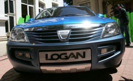 Financial Times: Dacia Logan este maşina-simbol a crizei