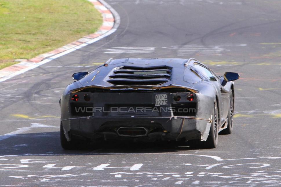 Şeful Lamborghini prezintă viitorul Murcielago clienţilor fideli ai mărcii 83261