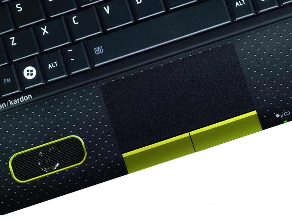 Toshiba anunţă primul netbook din lume cu difuzoare Harman/Kardon 83276