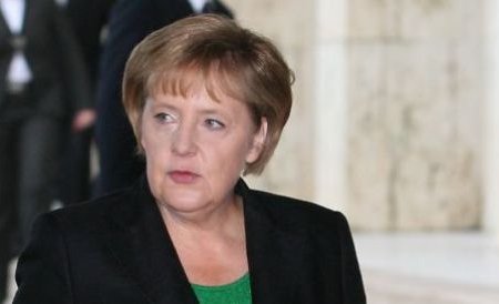 Angela Merkel avertizează că Germania ar putea renunţa la moneda euro