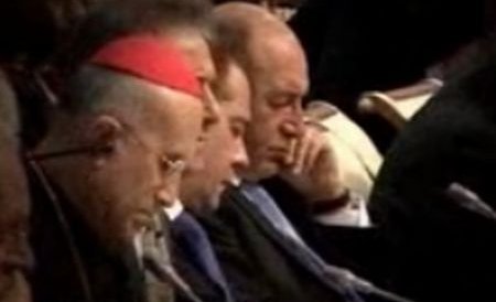 Sebastian Lăzăroiu: Traian Băsescu nu a adormit la summitul OSCE. Doar se concentra