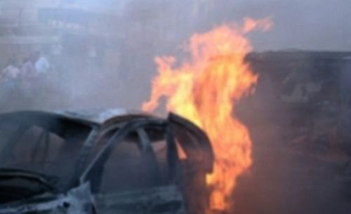 Maşină de peste 40.000 de euro, distrusă de flăcări în centrul Capitalei