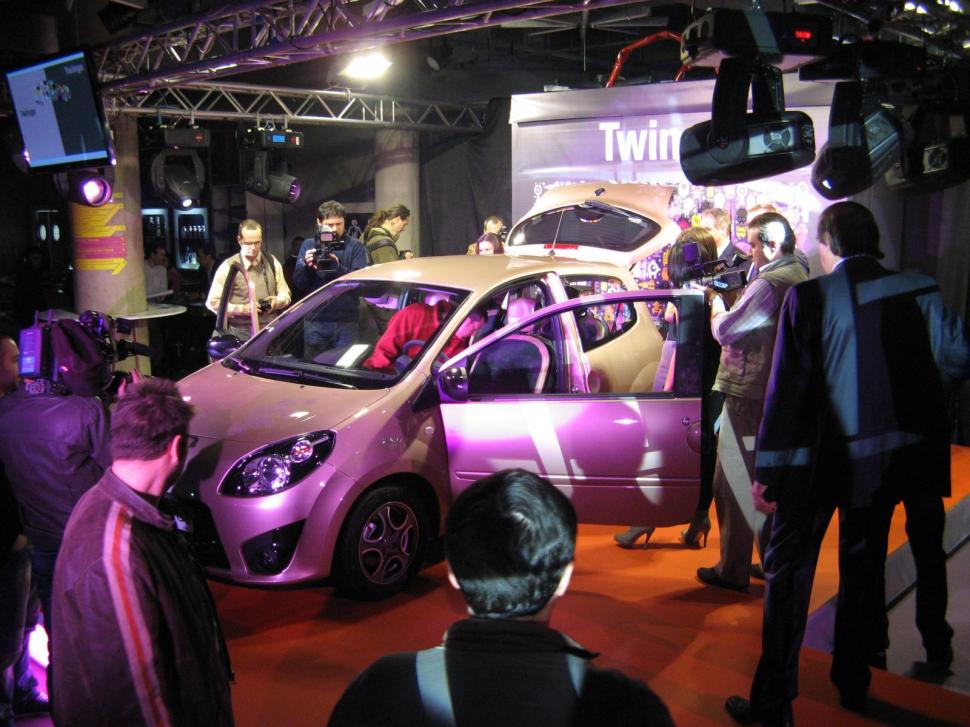 Noul Renault Twingo şi ediţia limitată Twingo Miss Sixty, lansate oficial în România 83669