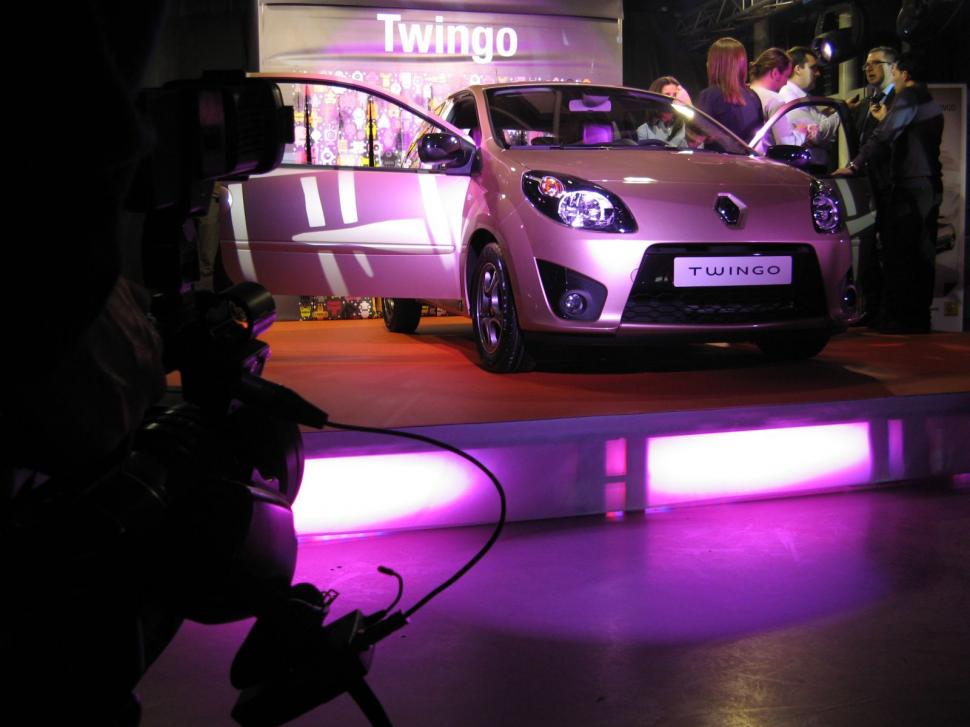 Noul Renault Twingo şi ediţia limitată Twingo Miss Sixty, lansate oficial în România 83675