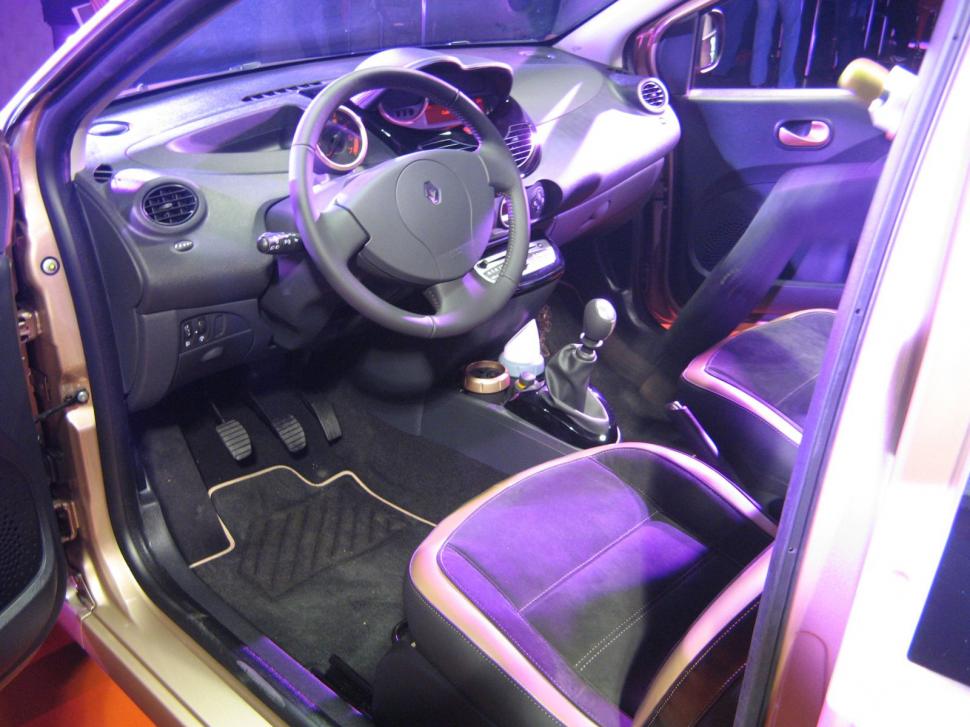 Noul Renault Twingo şi ediţia limitată Twingo Miss Sixty, lansate oficial în România 83692