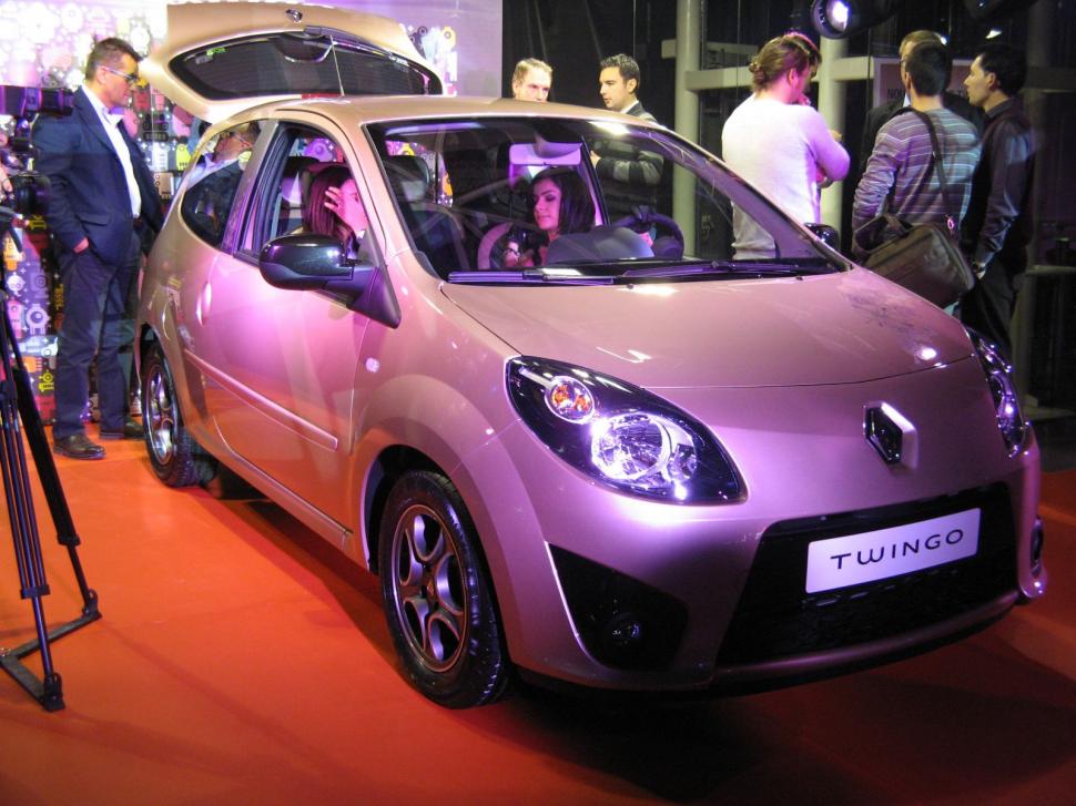 Noul Renault Twingo şi ediţia limitată Twingo Miss Sixty, lansate oficial în România 83696