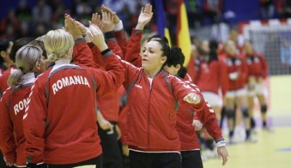 România pierde în faţa Danemarcei la CE de handbal feminin. Calificarea se joacă cu Serbia