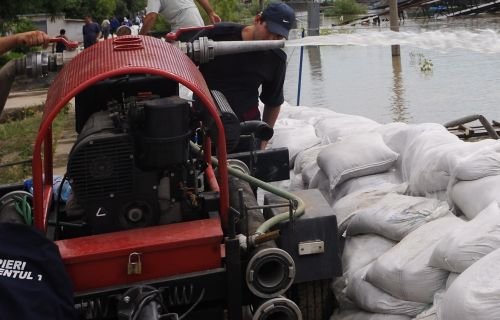 S-a revărsat Râul Tisa: DN19, închis circulaţiei. O nouă viitură se aşteaptă din Ucraina 