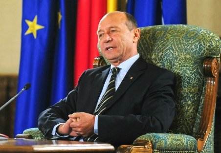 Băsescu: „România a depăşit momentul critic“. Mulţumesc UDMR că, alături de PDL, a trecut ţara prin criză