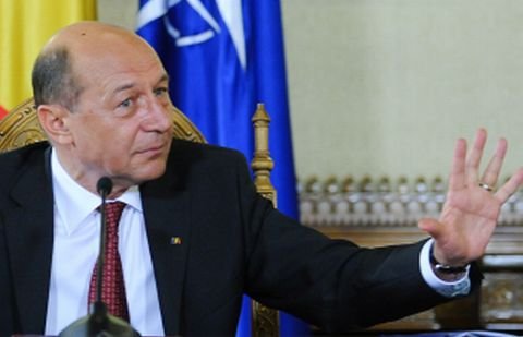 Băsescu: Reducerile de cheltuieli vor continua în 2011. Ieşim din recesiune în primul semestru 