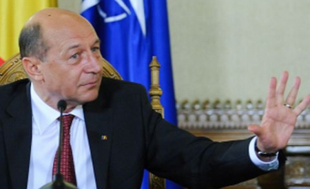 Traian Băsescu: România va împrumuta mulţi bani anul viitor