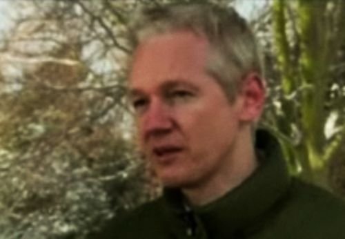 Julian Assange: WikiLeaks nu a fost atacat în primul rând de Guverne, ci de bănci
