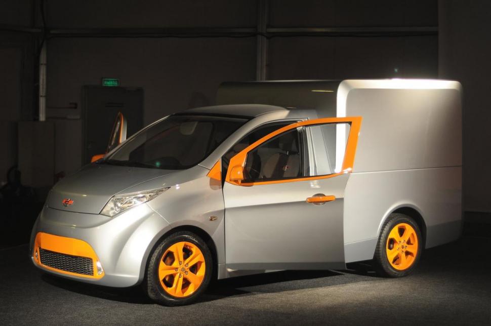 ë-AUTO prezintă trei prototipuri hibride ruseşti 84563